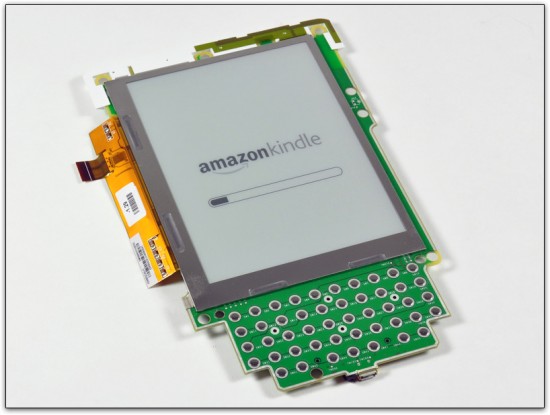 Kindle 2 aberto pelo iFixit