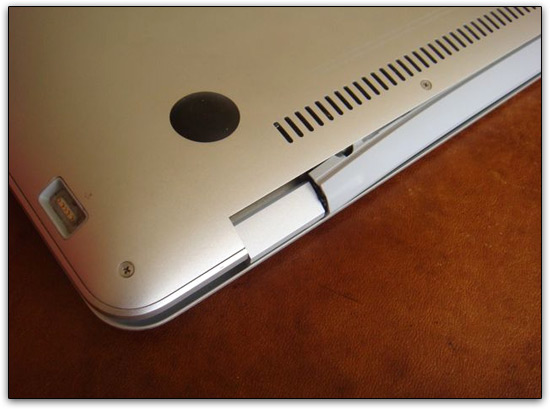 MacBook Air Hinge Foto: LanDung2008 (via Flickr)