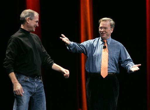 Steve Jobs (CEO da Apple) e Eric Schmidt (CEO do Google)