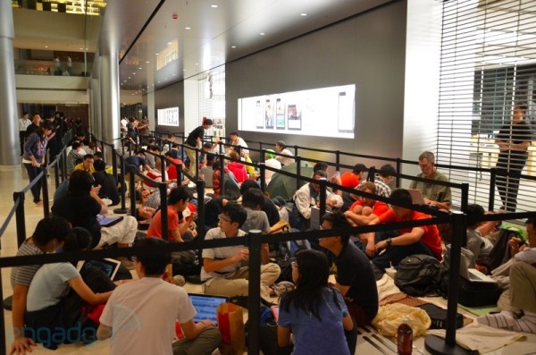 Apple Store de Hong Kong é inaugurada. 24-hongkong01-600x397