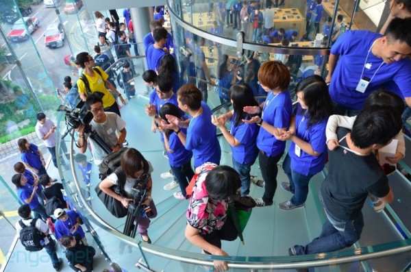 Apple Store de Hong Kong é inaugurada. 24-hongkong05-600x397