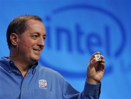 Executivo da Intel com processador