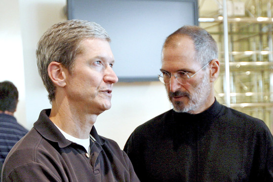 Steve Jobs e Tim Cook