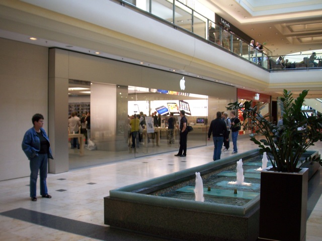 Haywood Mall - Apple Store - Apple