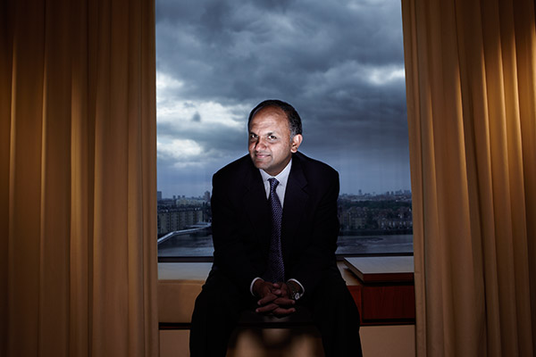 Shantanu Narayen, CEO da Adobe e diretor da Dell