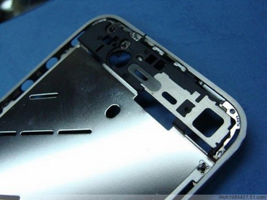 Estrutura metálica do iPhone 4G