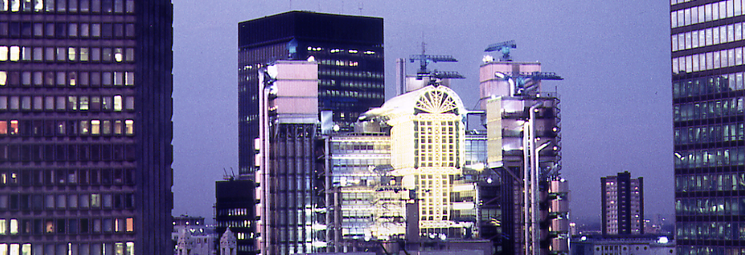 Vista externa do prédio da Lloyds of London