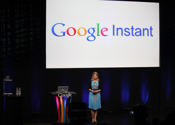 Marissa Mayer apresentando o Google Instant
