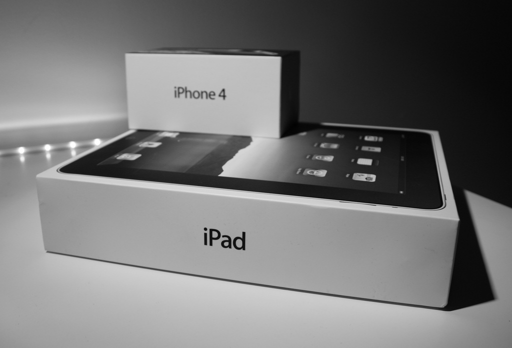 Caixas de iPad e iPhone 4