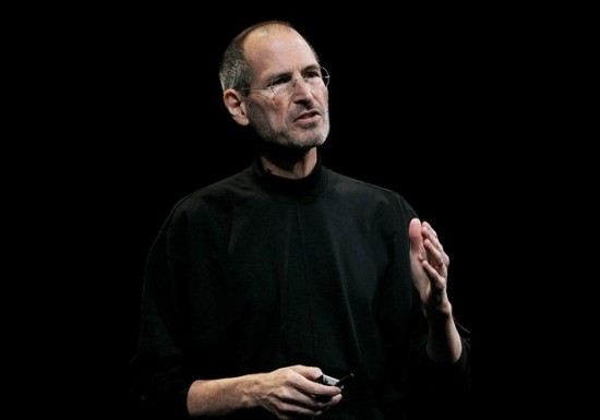 Steve Jobs gesticulando