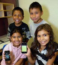 Crianças cherokee com seus iPhones