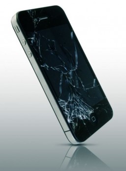 iPhone 4 com vidro quebrado