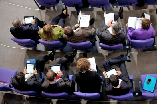 iPads sendo usados no Bundestag - Parlamento Alemão