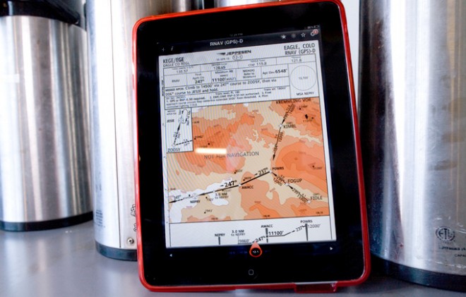 iPad com app de navegação da Jeppesen - WIRED