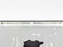 Ímãs na borda esquerda do iPad 2 - iFixit