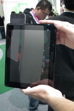 Tablet ECS com iPhone