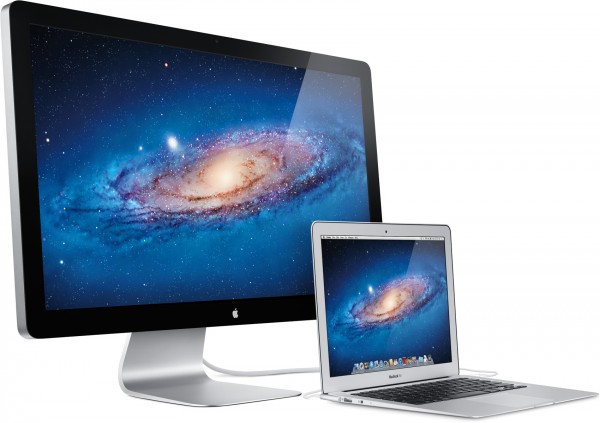 Thunderbolt Display de lado com MacBook Air