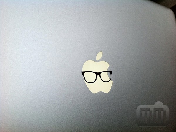 Adesivo La Petite Pomme no meu MacBook Pro