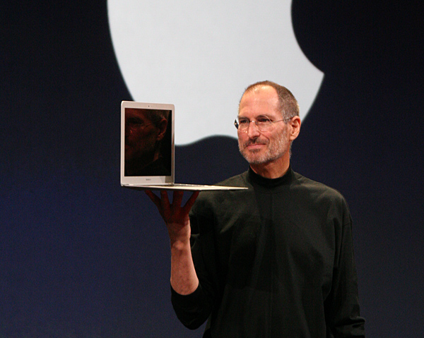 Steve Jobs com MacBook Air