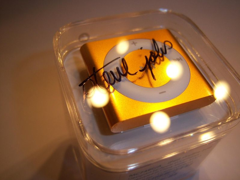 iPod shuffle autografado por Steve Jobs