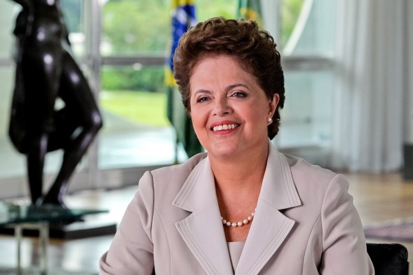 Presidente Dilma Rousseff sorrindo