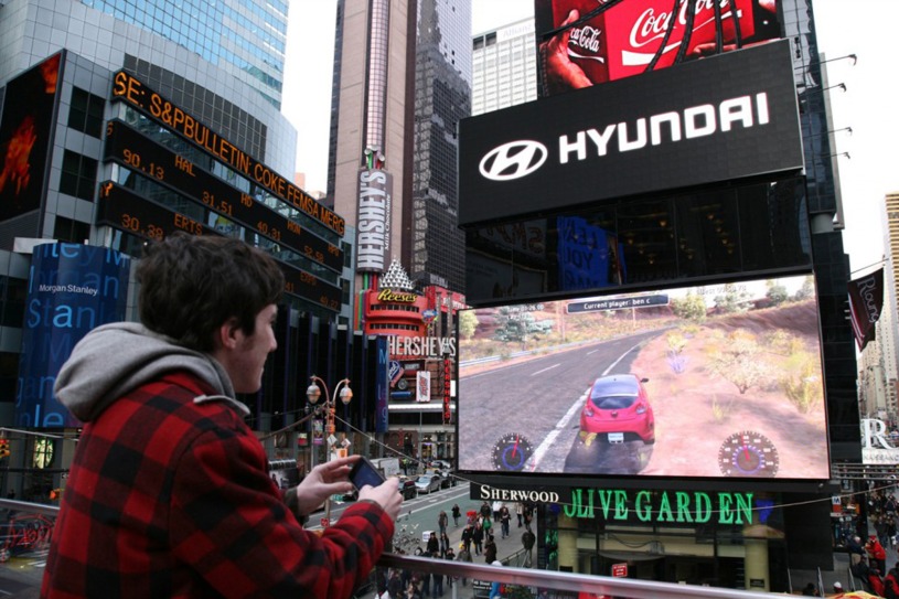 Hyundai Veloster em Times Square