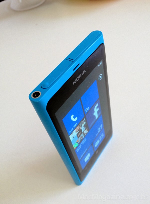 Nokia Lumia 800 com Windows Phone 7