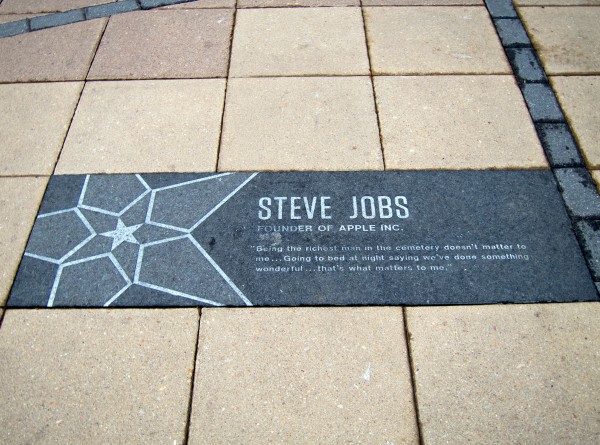 Placa para Steve Jobs no MIT