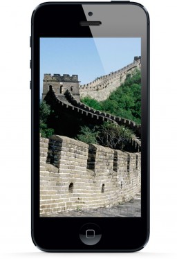 iPhone 5 com a Muralha da China