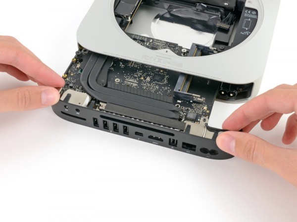 Mac mini desmontado pela iFixit