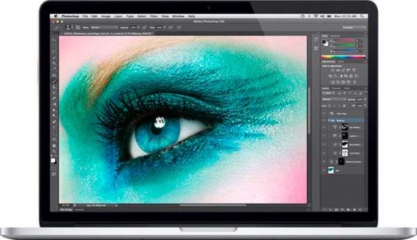 MacBook Pro com olho processado
