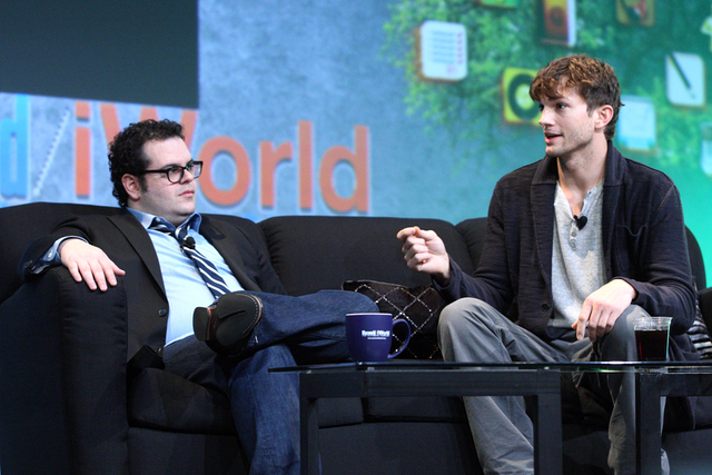 Josh Gad e Ashton Kutcher na Macworld / iWorld 2013