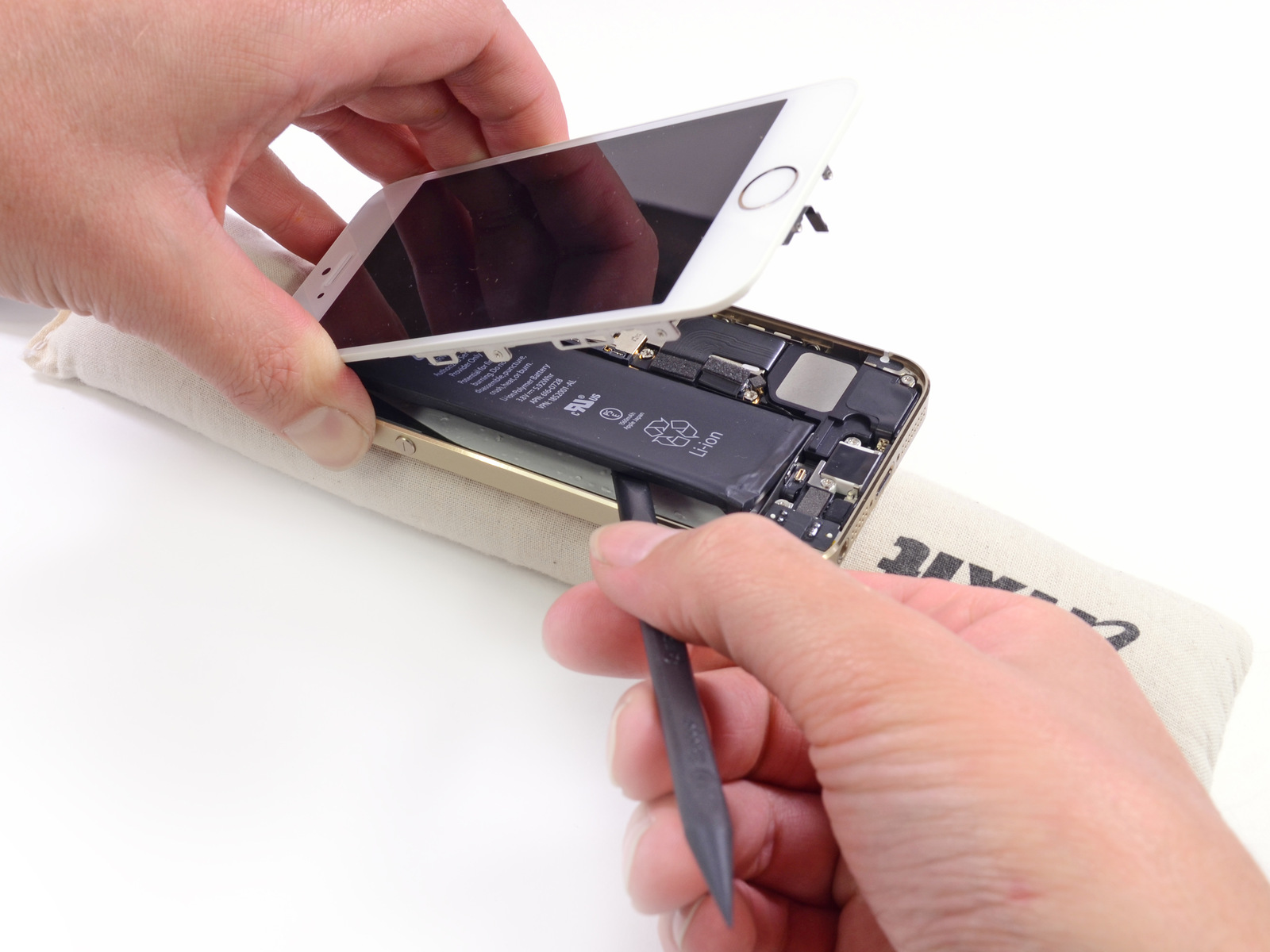 Desmontagem do iPhone 5s dourado - iFixit
