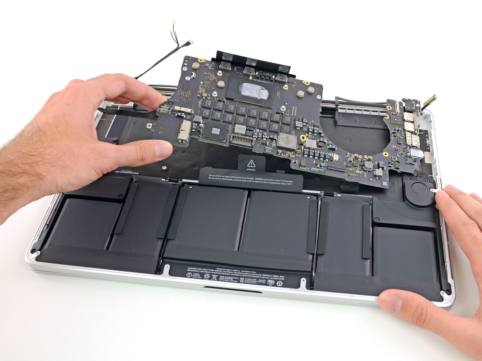 Desmontagem do MacBook Pro Retina de 15" - iFixit
