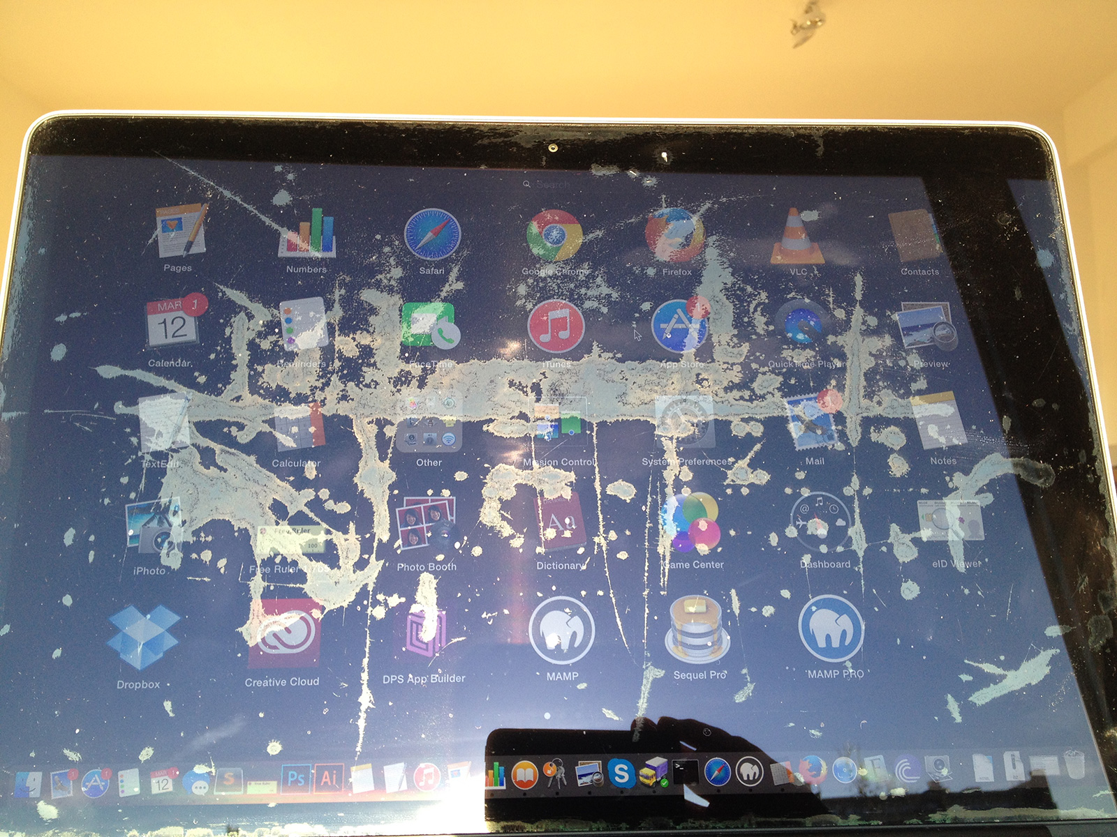 Tela do MacBook Pro Retina com problema