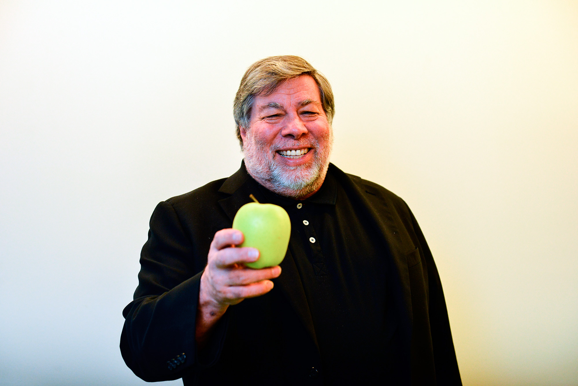 Steve Wozniak com uma maçã
