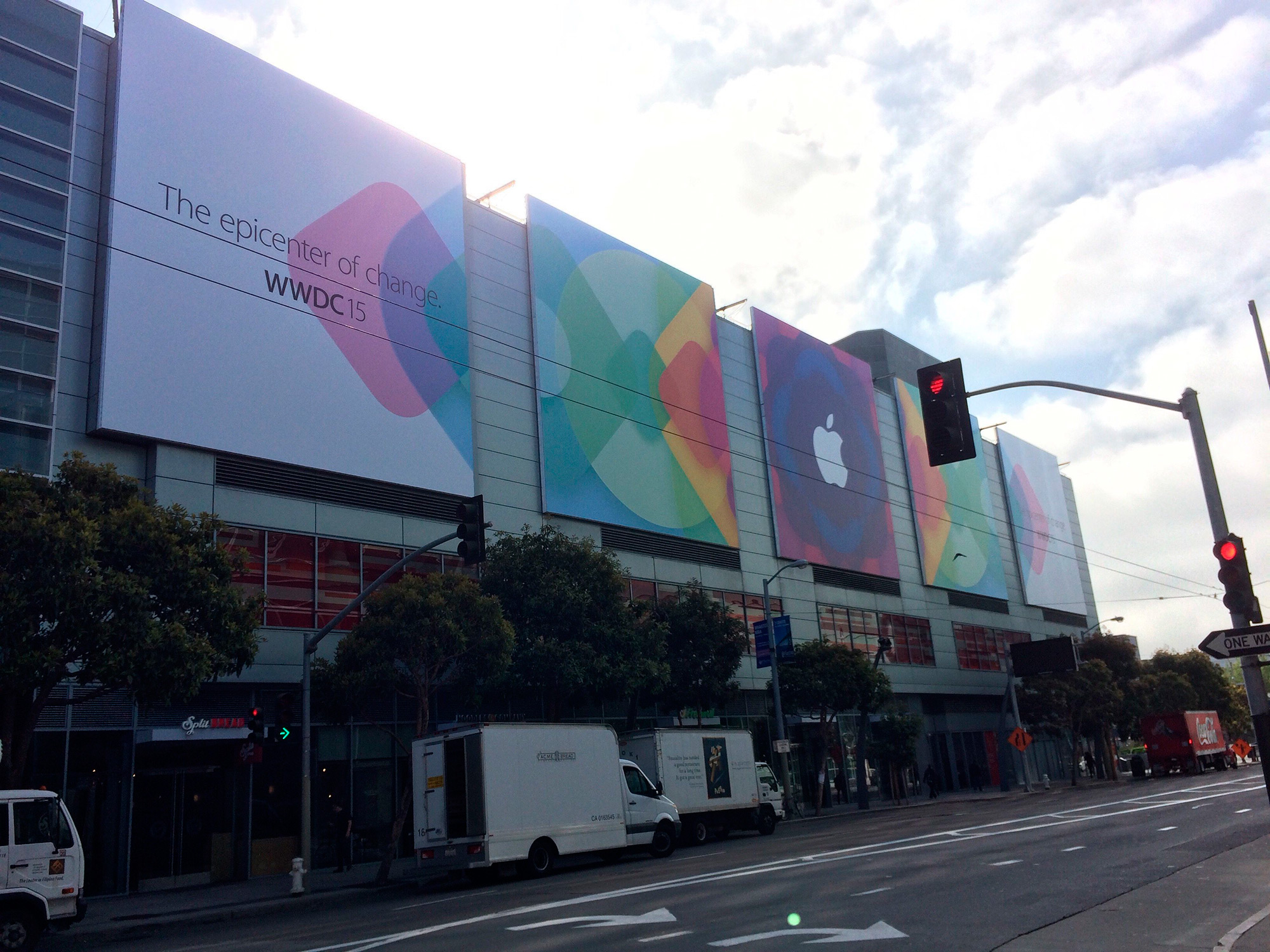 Banner da WWDC 2015 no Metreon