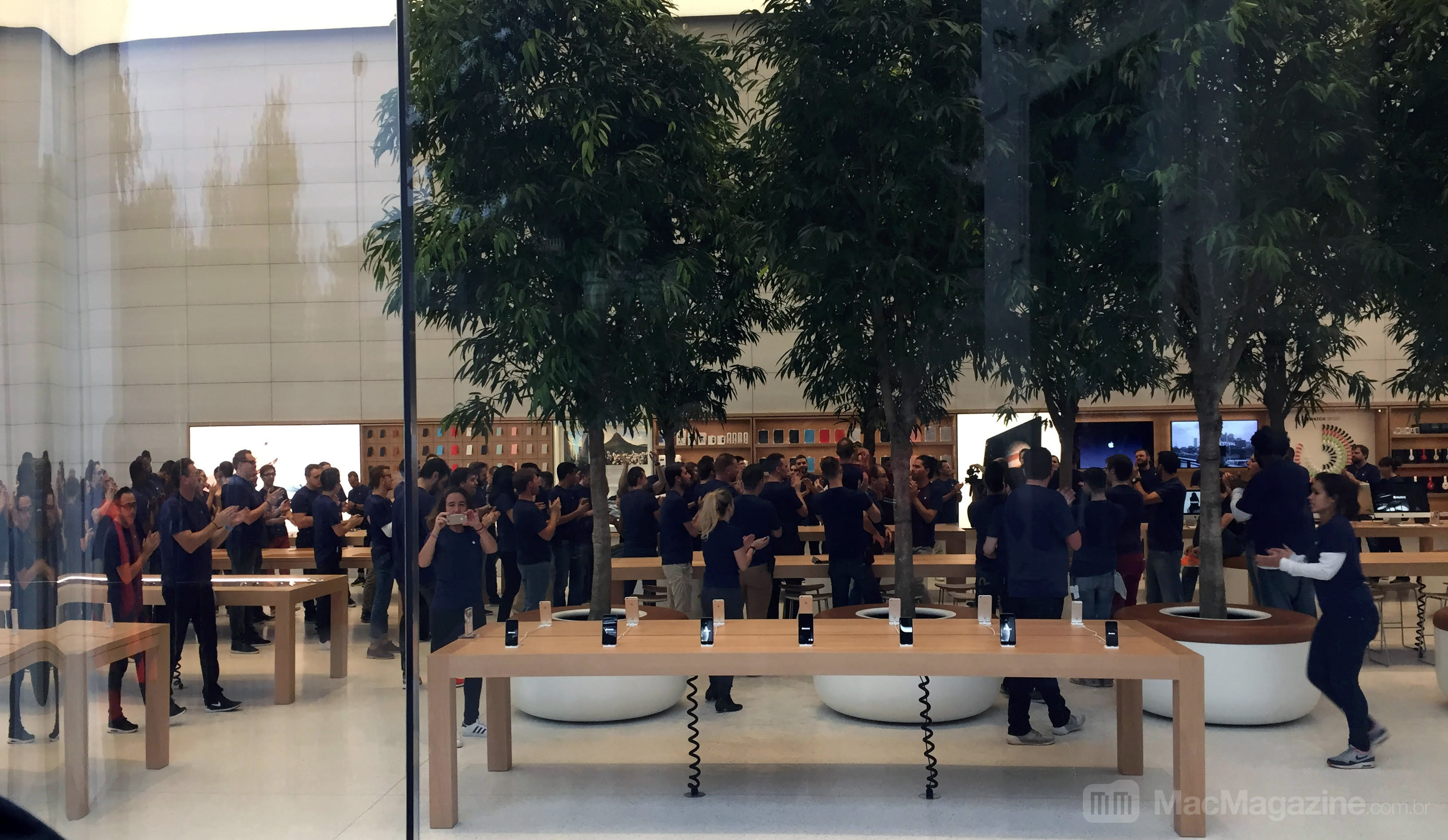 Inauguração da Apple Retail Store - Brussels