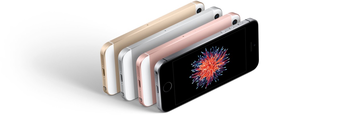 iPhones SE nas suas quatro cores inclinados e de lado