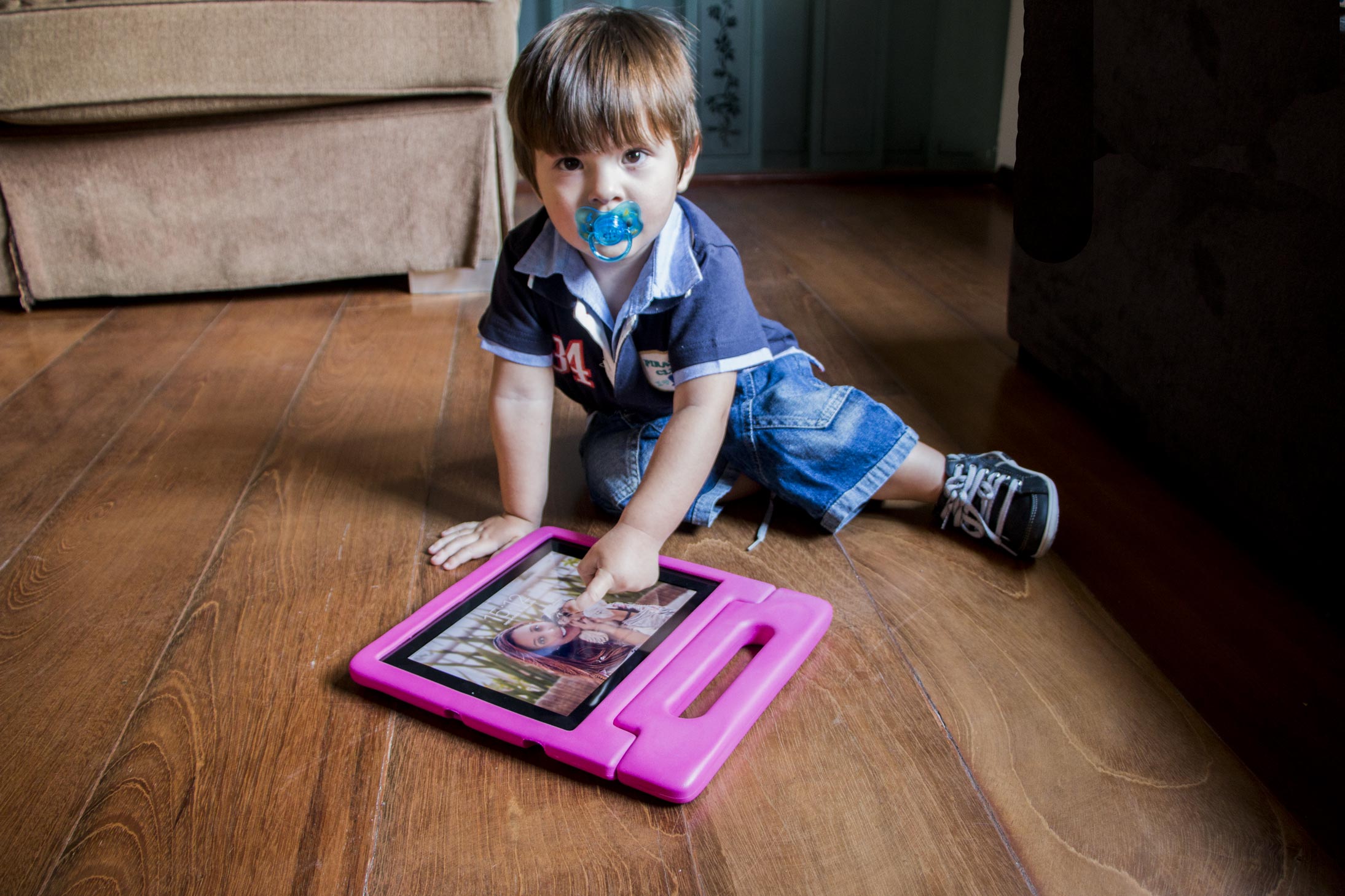 Capa infantil à prova de choques para iPads, da Tocros