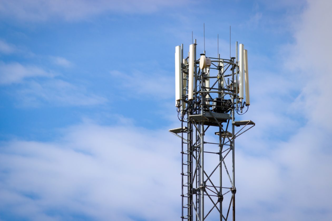 Recurso do iOS 26.3 permitirá limitar a localização precisa para redes móveis