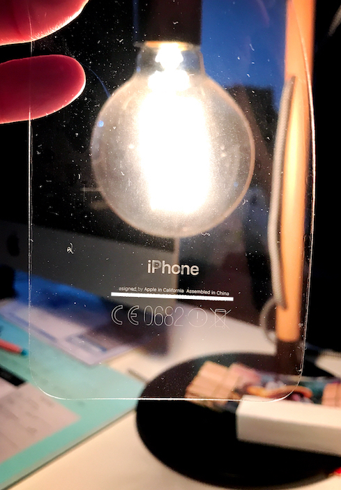 Skin para iPhone 7 preto brilhante com inscrições traseiras