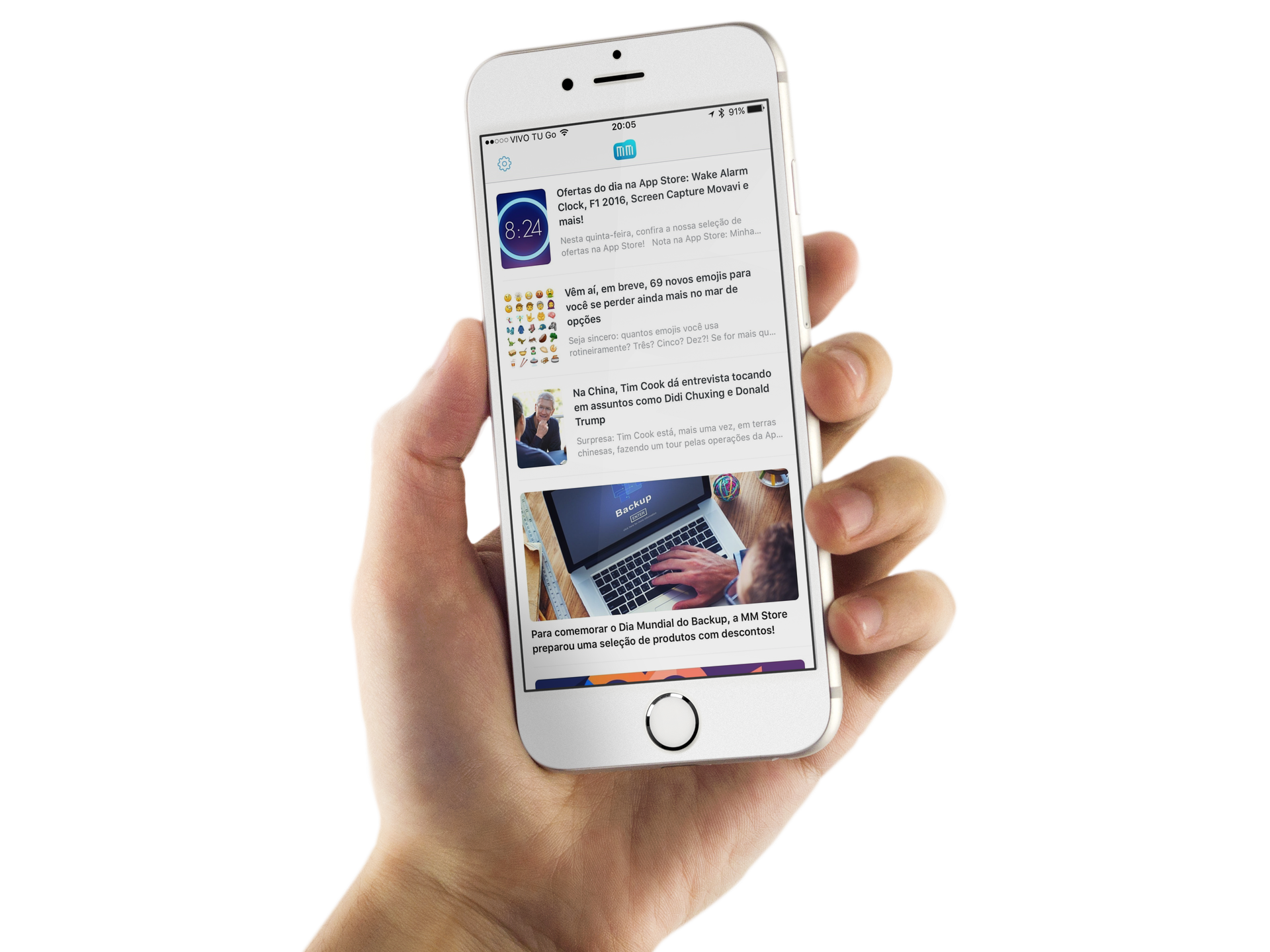 App do MacMagazine num iPhone segurado com as mãos, versão 3.1
