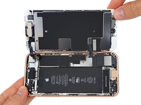 iPhone 8 desmontado pela iFixit