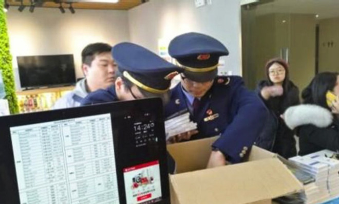 Policiais desativam loja falsa da Apple na China
