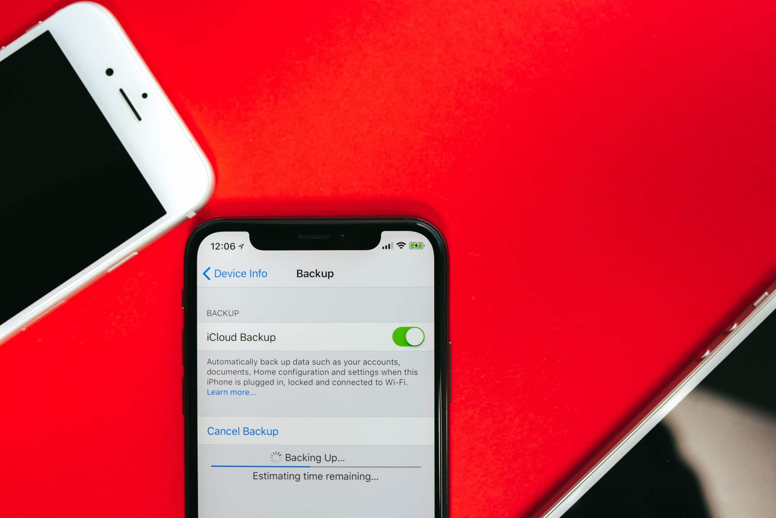 iPhone realizando backup via iCloud
