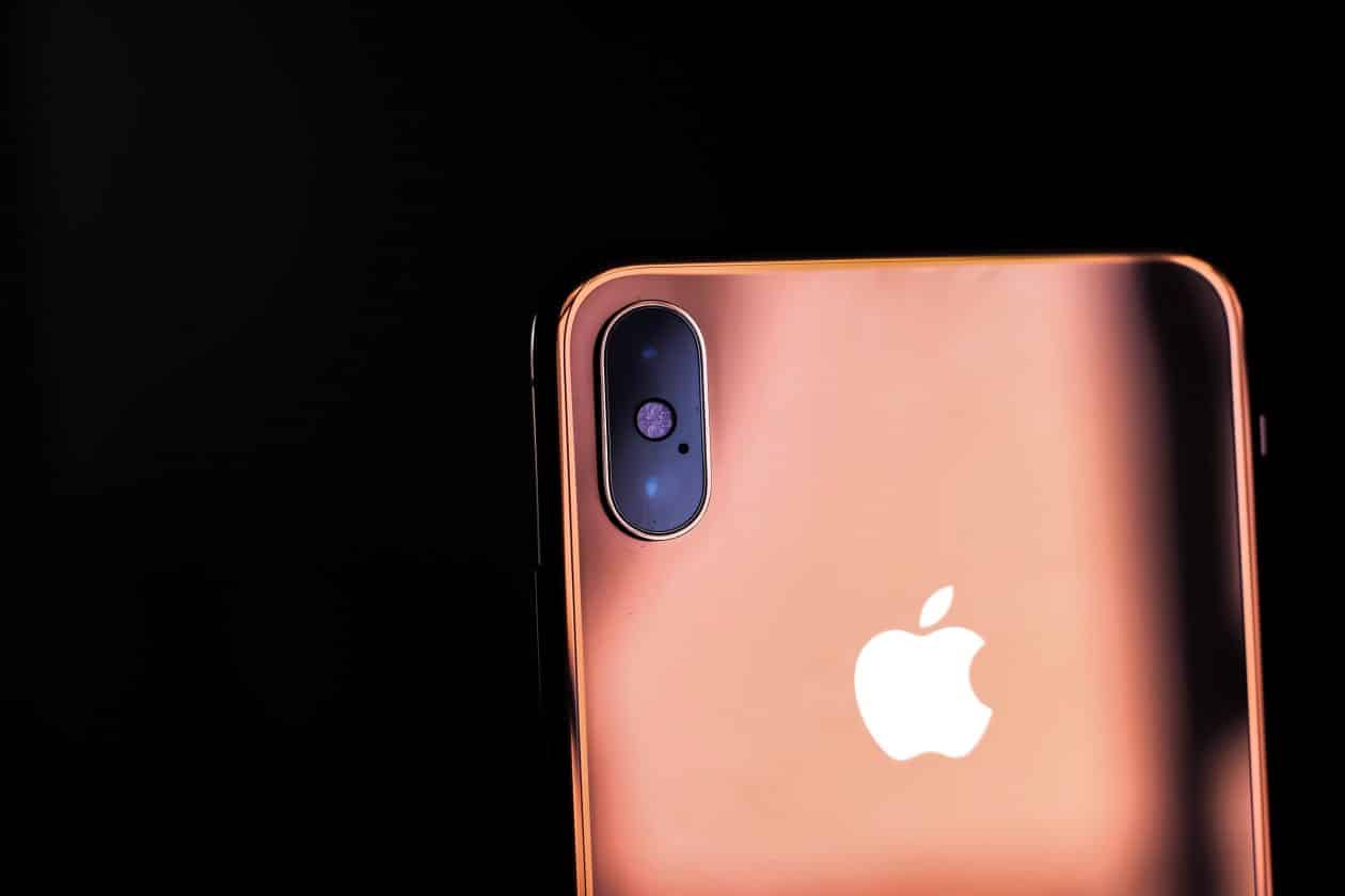 iPhone XS dourado