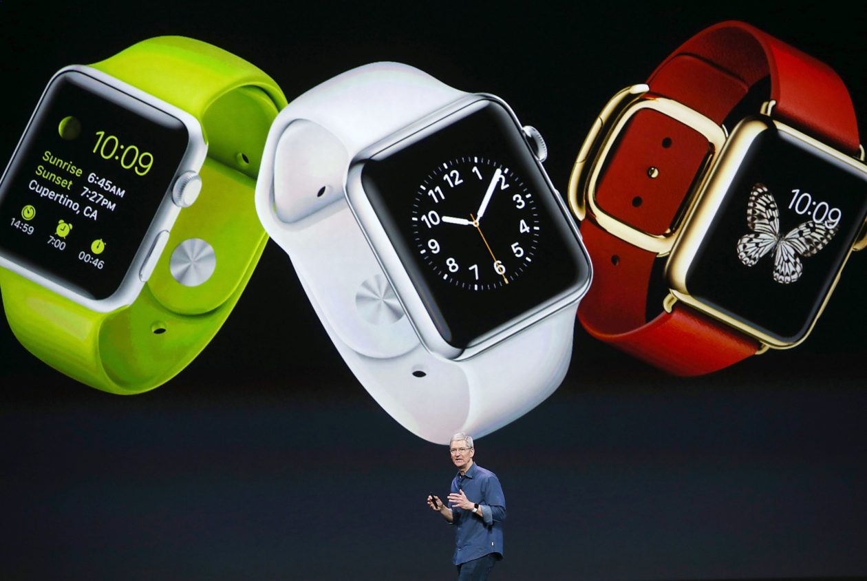 Tim Cook apresentando a primeira geração do Apple Watch