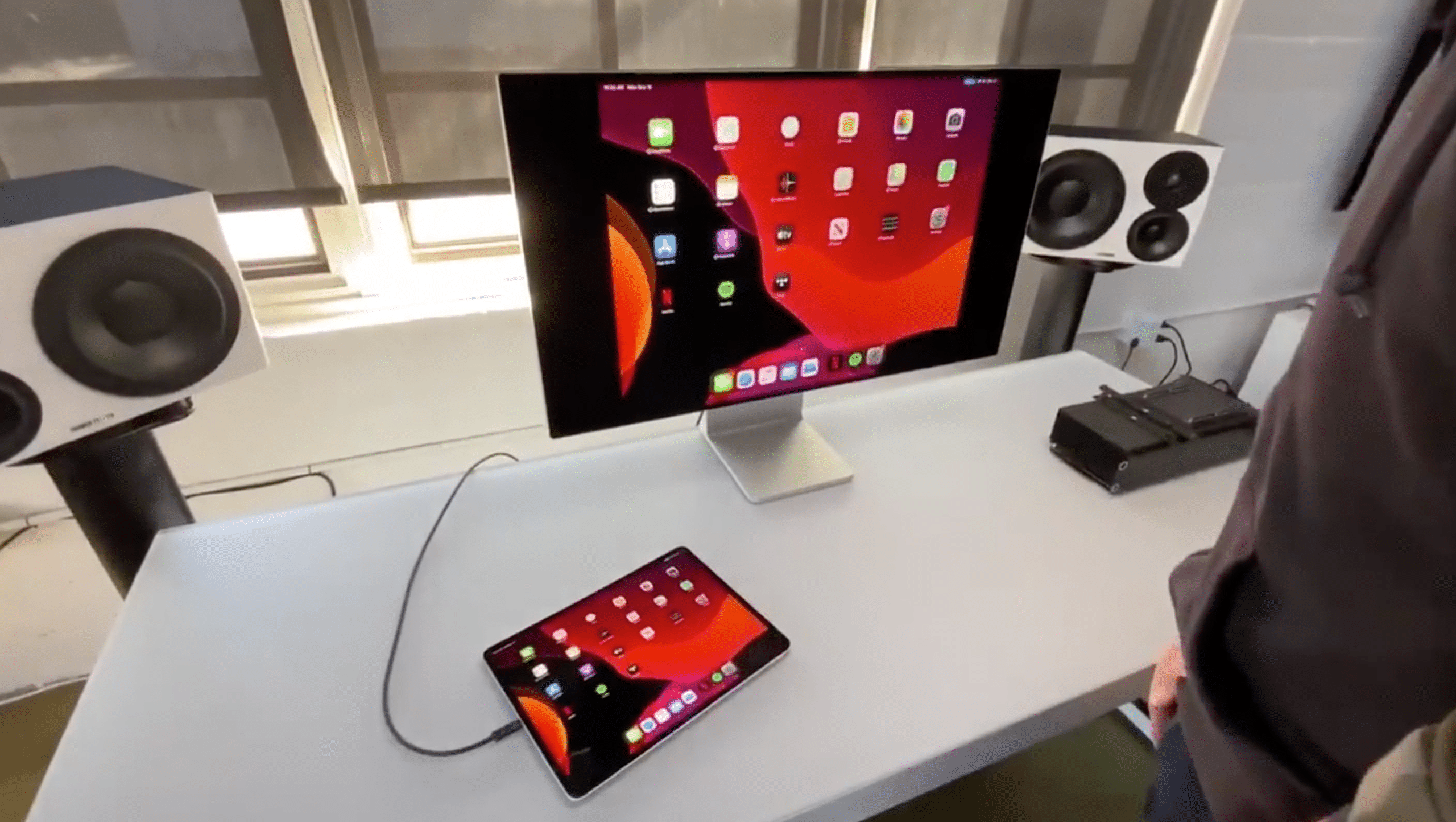 iPad Pro conectado ao Pro Display XDR