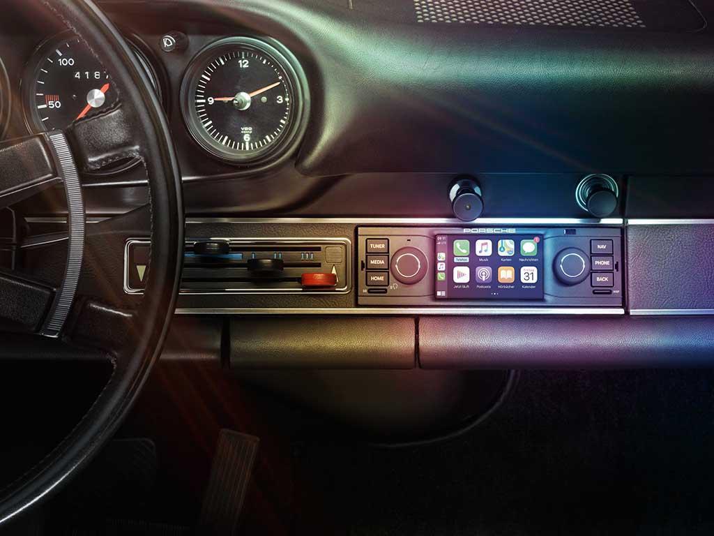 Rádio para modelos clássicos da Porsche com suporte ao CarPlay